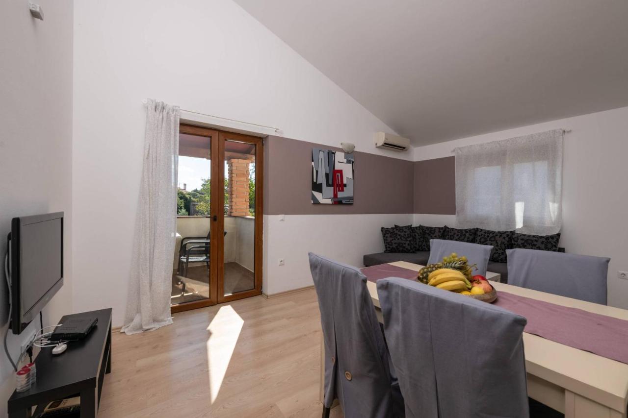 Apartmani Jana Poreč Exteriör bild