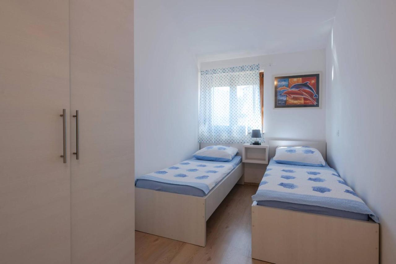 Apartmani Jana Poreč Exteriör bild