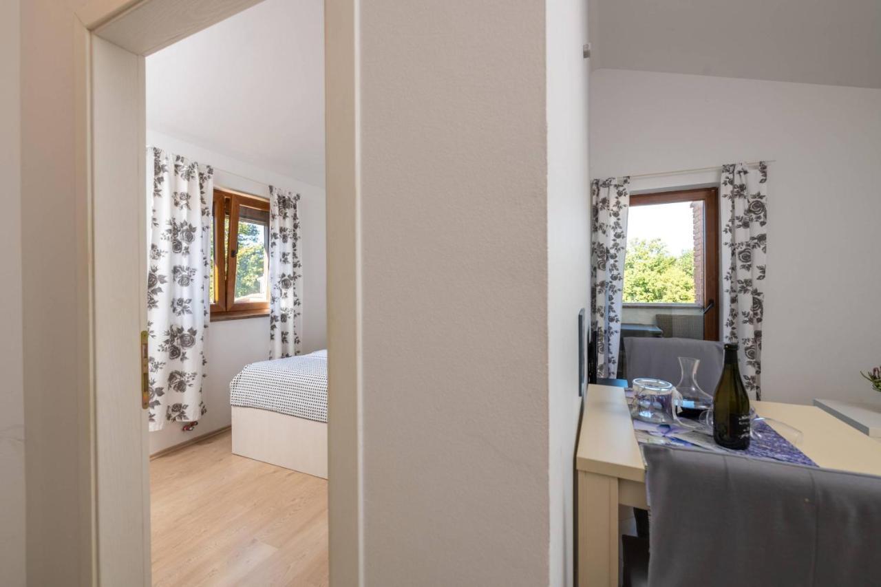 Apartmani Jana Poreč Exteriör bild
