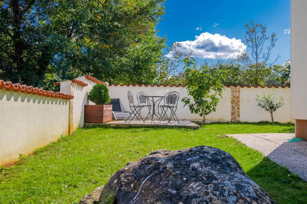 Apartmani Jana Poreč Exteriör bild