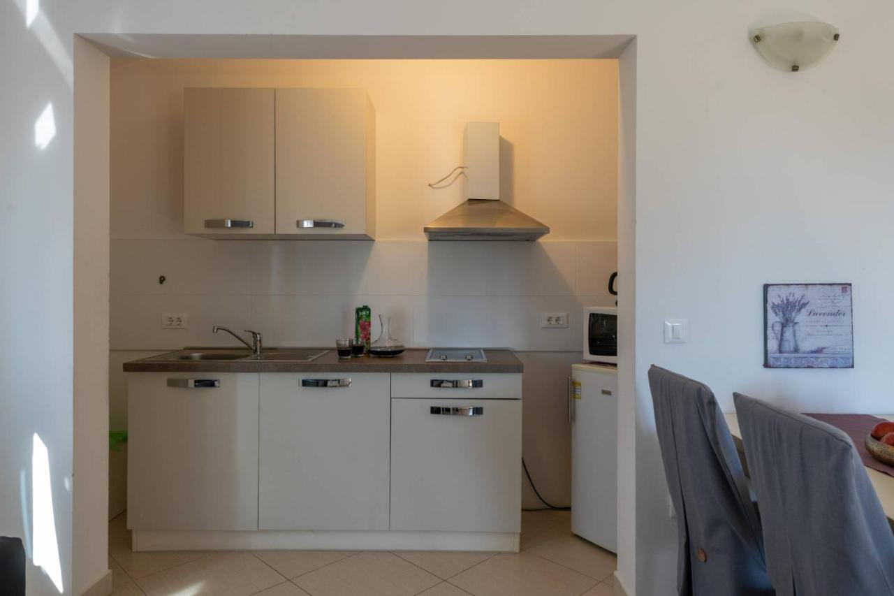 Apartmani Jana Poreč Exteriör bild